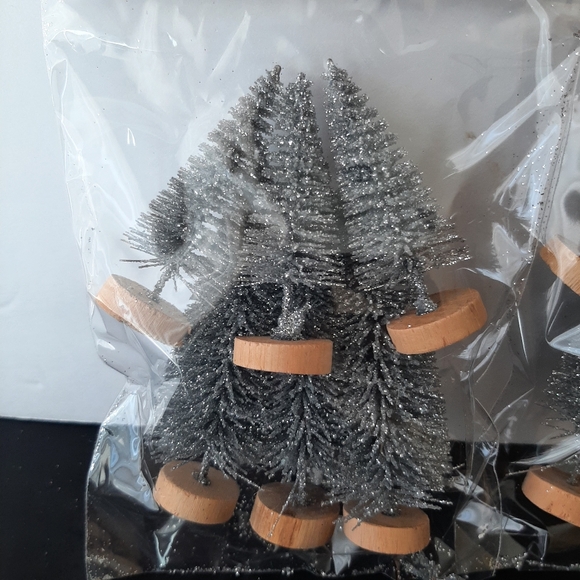 Bottlebrush Trees Christmas House Seasonal Collection Lot of 2 Silver Home Decor - Picture 2 of 7